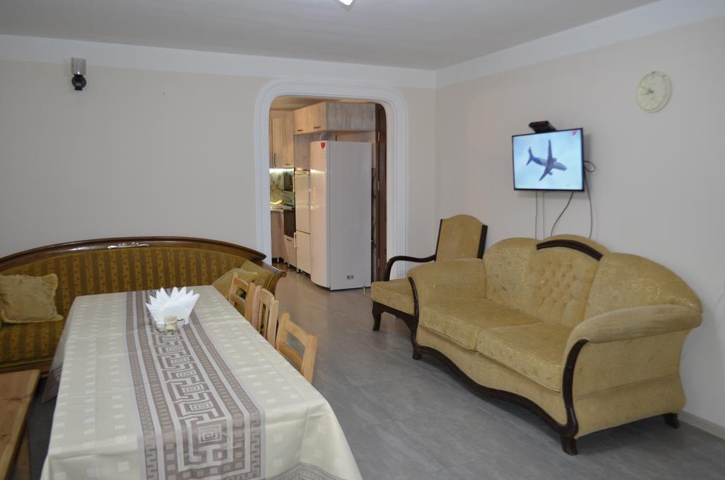 Zhabeshi Guest House Gogia מראה חיצוני תמונה